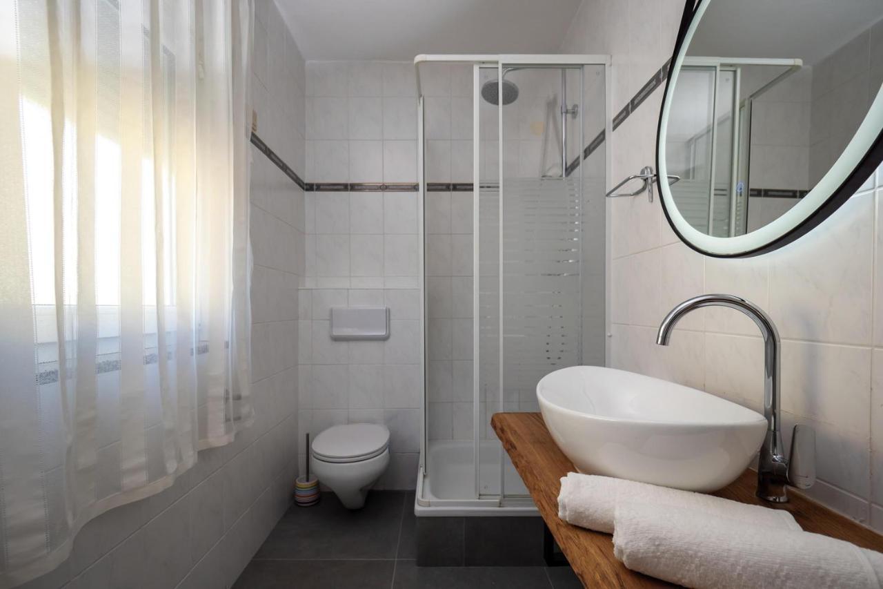 באניולה Apartments Domic מראה חיצוני תמונה